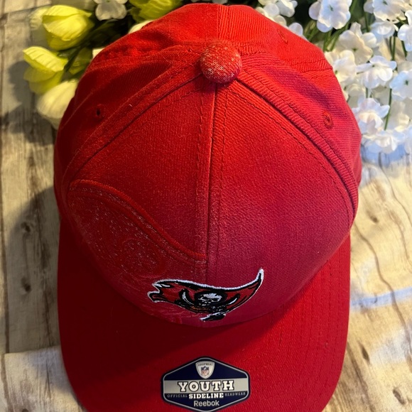 🧢🏈NWT NFL YOUTH Tampa Bay Buccaneers Ball Cap - Picture 2 of 9